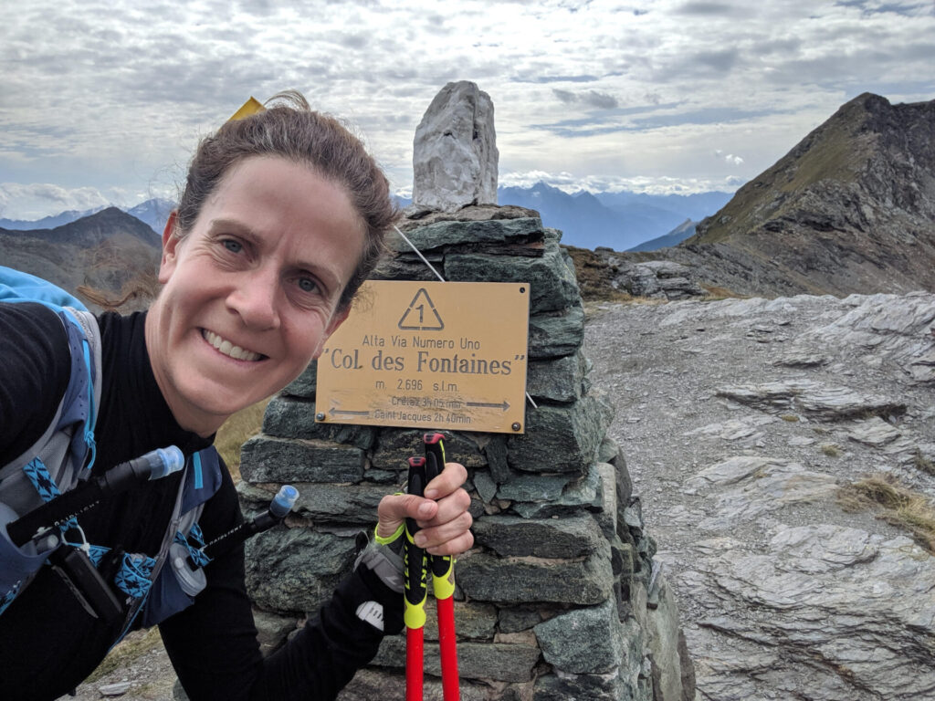 Amy Sproston mentre si allena per il Tor des Géants