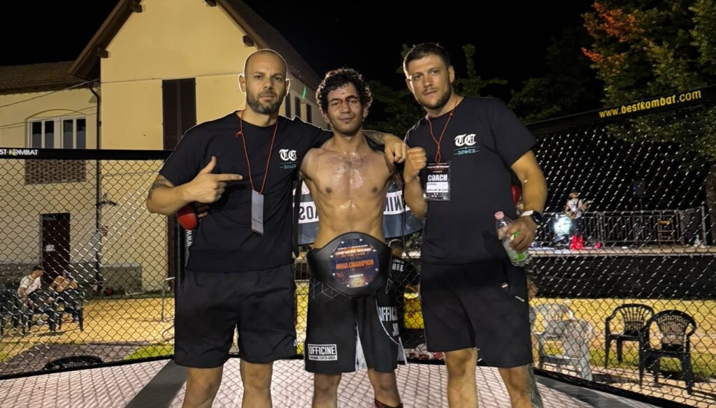 Cintura di Rami Ghrairi a sinistra Andrea Ladu e sulla destra Emanuele Zardo