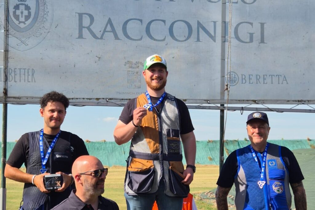 Simone Rosa sul podio di Racconigi - tiro a volo