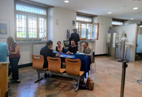 Falsi investimenti finanziari, la truffa più diffusa: Poste Italiane e Polizia di Stato ad Aosta