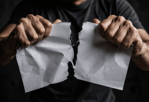 Divorzio alla sinistra: il Tribunale presenta il conto agli ex alleati