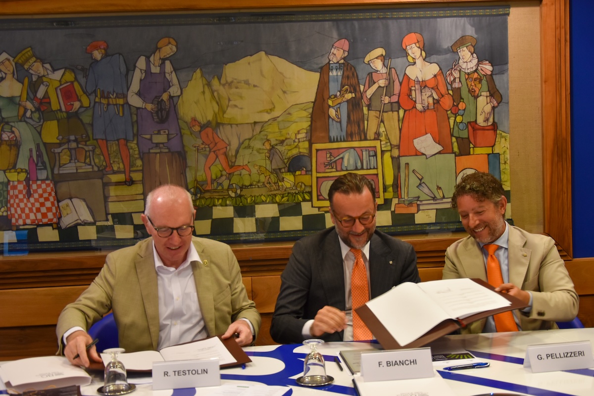 La firma del Protocollo d'Intesa tra Confindustria e la Regione