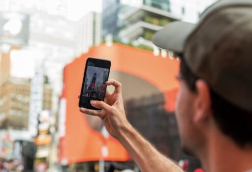 Come usare un generatore di immagini ai per promuovere eventi locali