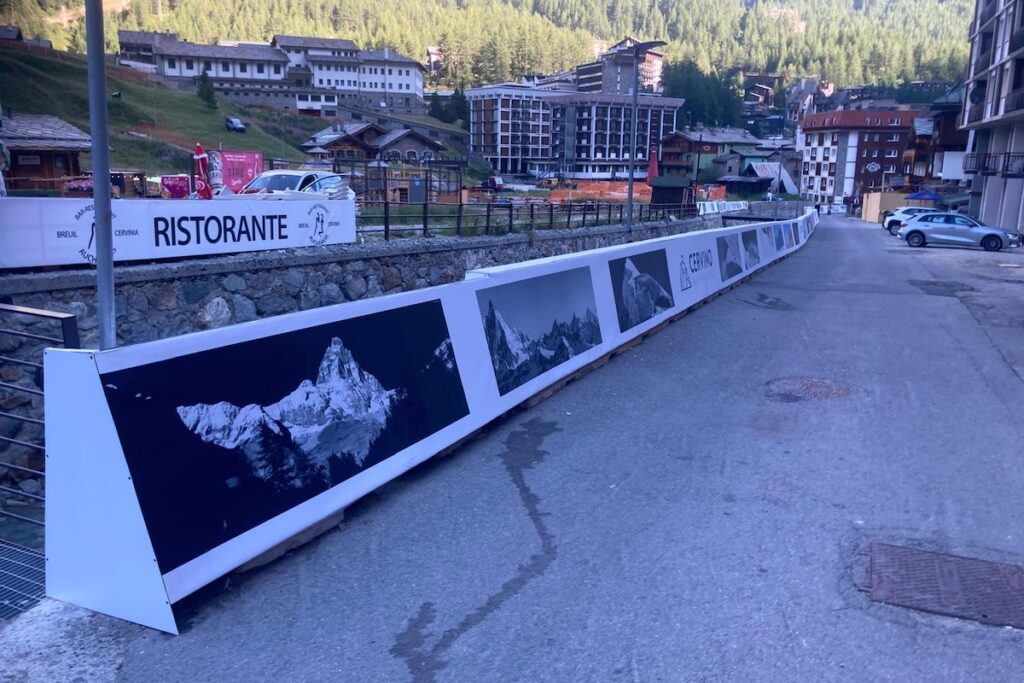 I pannelli che rivestono i New Jersey a Breuil-Cervinia