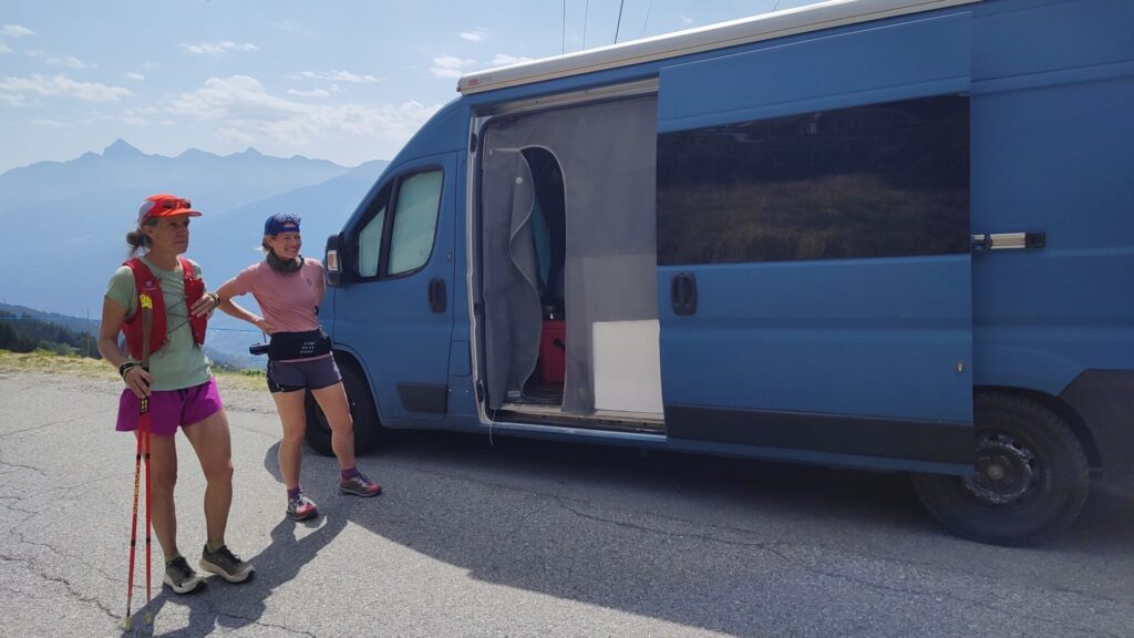 Amy Sproston e Zoe Salt, parte della crew di Sophie Grant