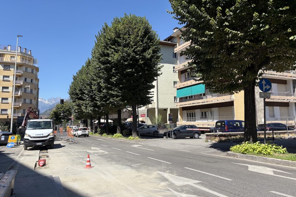 La viabilità su corso XXVI Febbraio ad Aosta