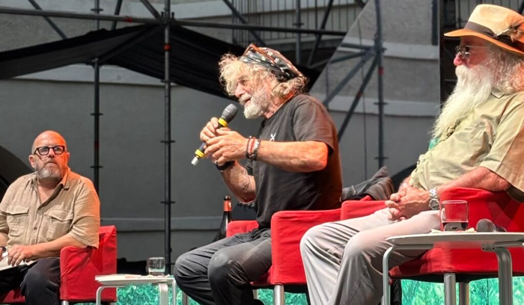 Mauro Corona sul palco