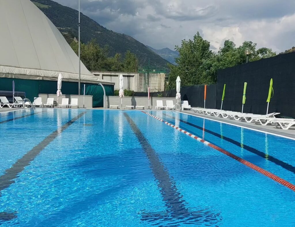 Piscina Villeneuve foto Facebook Pizzeria L'oasi