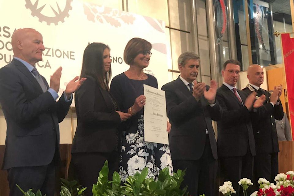 Anna Fosson riceve l'onorificenza di Cavaliere dell'Ordine al Merito della Repubblica Italiana