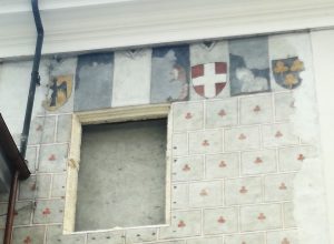 Intonaci dipinti sulla facciata del Palazzo vescovile