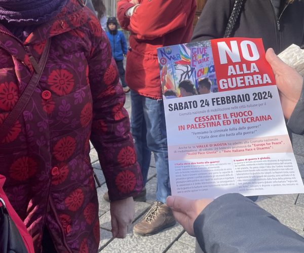 Il presidio per lo stop alle guerre ad Aosta