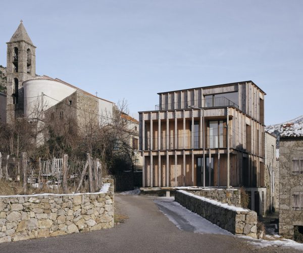 Orma architettura, complesso di appartamenti a Cristinacce, Corsica