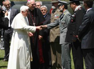 Vacanza Benedetto XVI a Les Combes