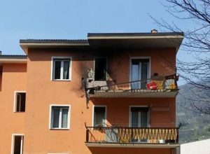 Il balcone sul quale è scoppiata la bombola del gas