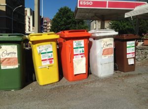 Cassonetti della spazzatura ad Aosta