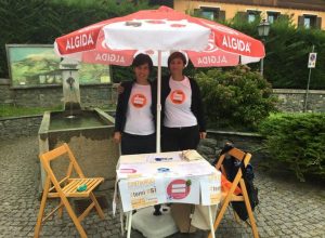 Il banchetto del Comitato VDA Possibile - Julia Butterfly Hill a Gignod, lo scorso 23 agosto