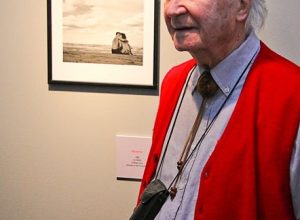 Mario Di Biasi inaugura ad Aosta "Un mondo di Baci"