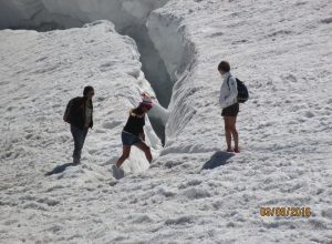 I turisti sul Bianco nelle foto della guida Luca Montanari