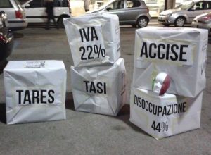 La protesta di Casapound sotto l'albero di Natale