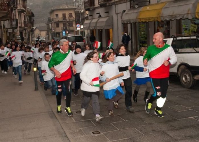 150 anni di corsa con i bambini delle scuole elementari di Pont-Saint-Martin