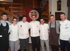 Lo staff di cucina del ristorante Pezzoli