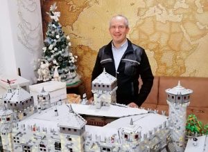 Antonio Mortola realizza il Castello di Fénis con i LEGO