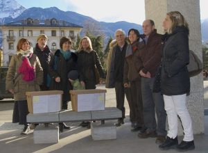 Il Comitato promotore consegna le firme alla Presidenza del consiglio regionale