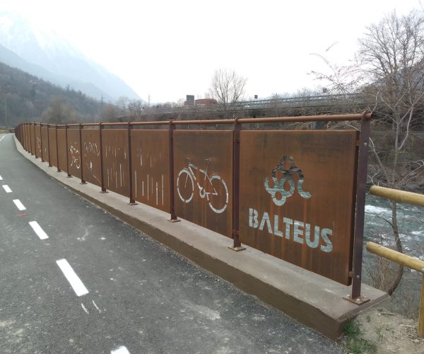 Fénis e Saint-Marcel il tratto di pista ciclabile  lungo la Dora Baltea