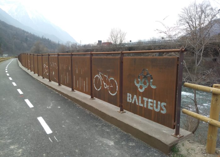 Fénis e Saint-Marcel il tratto di pista ciclabile  lungo la Dora Baltea
