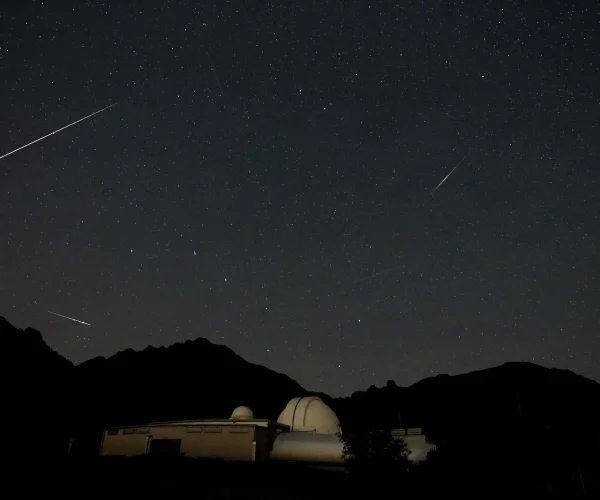 Perseidi e altre meteore sopra l'OAVdA Alessandro Cipolat Bares