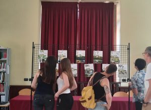 La mostra sulle etichette dell'olio d'oliva realizzate dal liceo artistico a Donnas