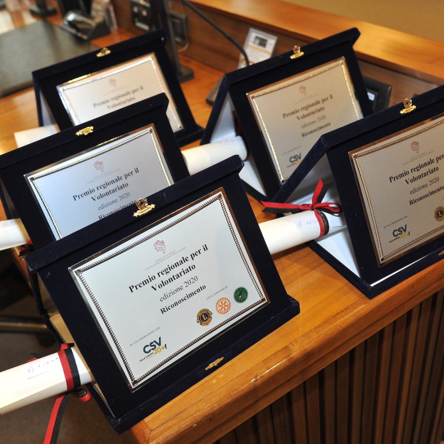Premio volontariato targhe