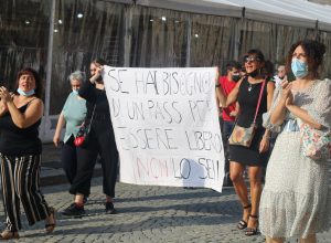La manifestazione in piazza Chanoux