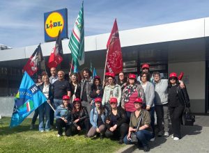 Lo sciopero dei sindacati alla Lidl di Saint-Christophe