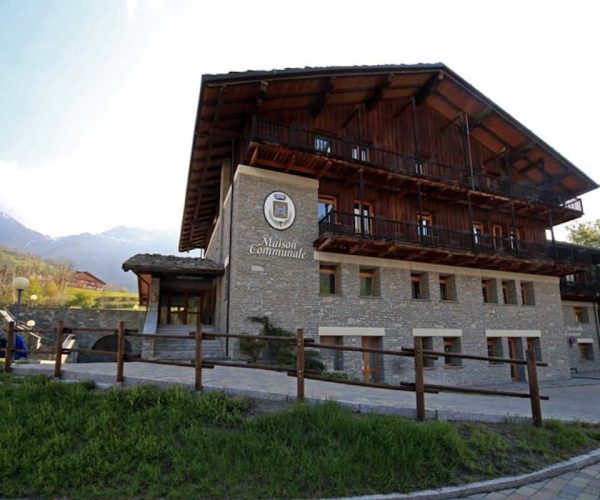 Il municipio di Étroubles - Foto Lovevda