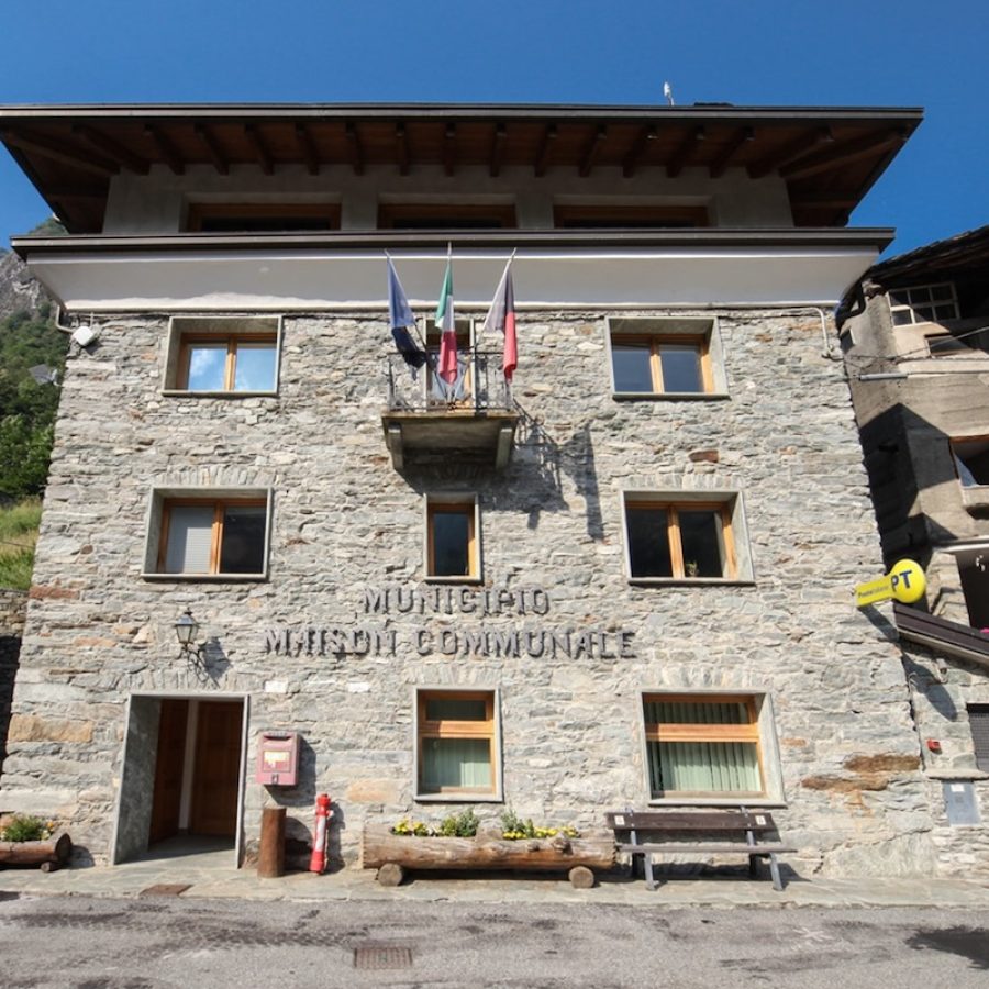 Il Municipio di Pontboset - Foto LoveVdA