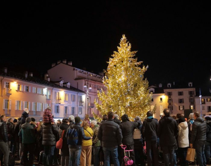 L'accensione dell'albero di Natale di Aosta del 2022