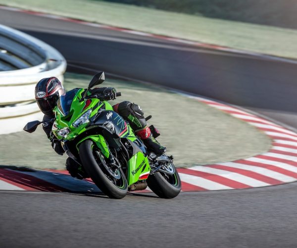 Kawasaki Ninja ZX–4RR