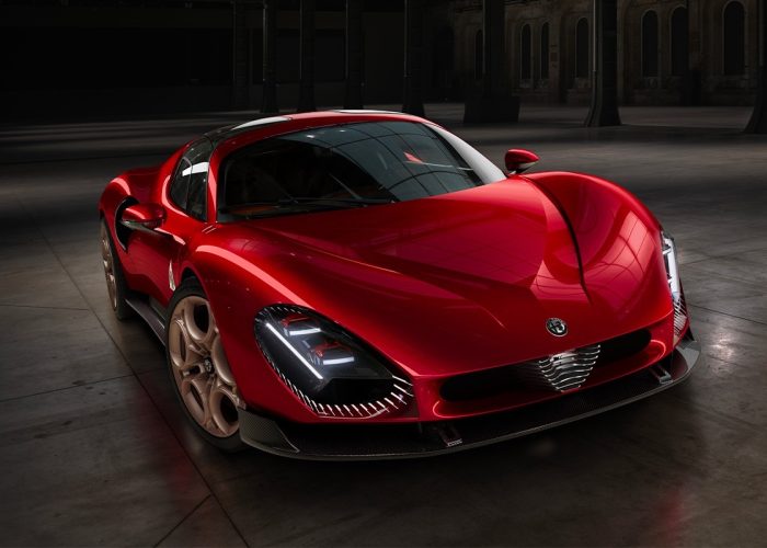 Nuova Alfa Romeo 33 Stradale