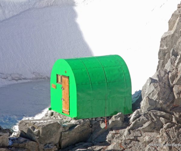 Bivacco Canzio al Colle delle Grandes Jorasses