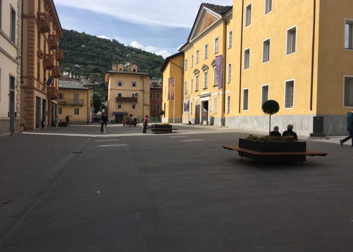 Aosta, piazza Roncas al termine dei lavori di riqualificazione