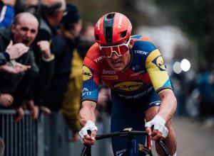Il danese Mads Pedersen ha vinto la prima tappa del Giro d'Italia 2025