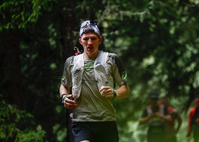 Il vincitore dell'UTMB 2025 Tom Evans - photos - HOKA UTMB Mont-Blanc - Paul Brechu - Gabriele Facciotti - Quentin Iglésis