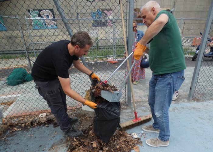 Fratelli d'Italia VdA ripulisce il parco del quartiere Dora