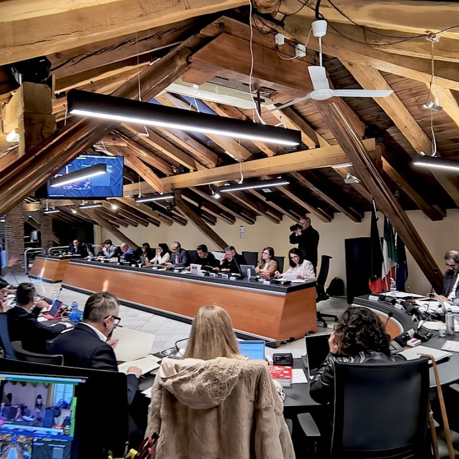 Il Consiglio comunale di Aosta - Foto Facebook Comune di Aosta