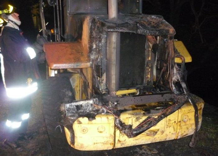 L'escavatore bruciato