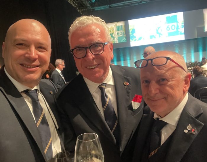 Da sx: il presidente Ais Valle d'Aosta Alberto Levi, il presidente Ais Italia Sandro Camilli e il responsabile della Guida Nicola Abbrescia