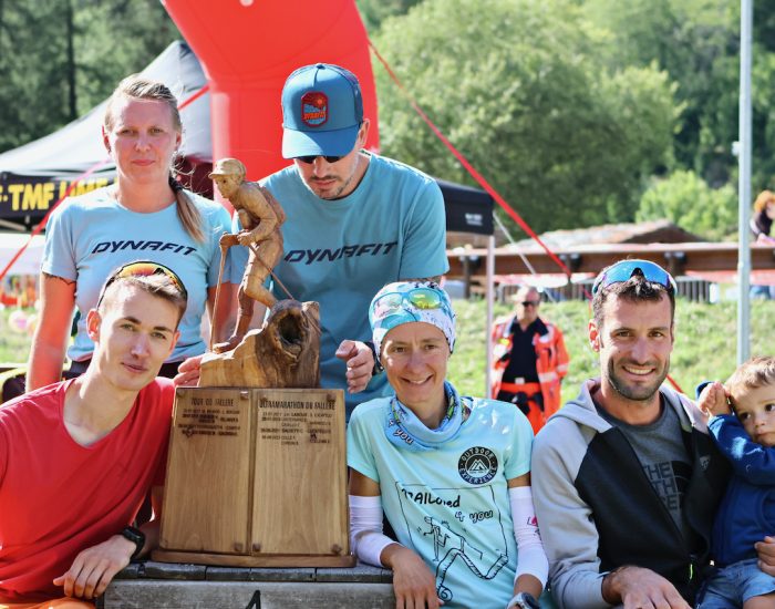 Ultramarathon du Fallere, Saint Oyene (ITA), //, trofeo con i vincitori e organizzatori, photo credit: