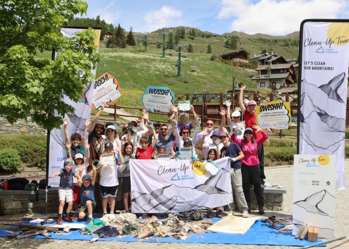 La giornata ecologica del Clean Up Tour a Chamois