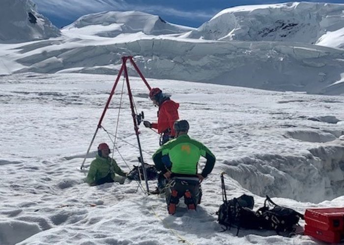 Il soccorso sul ghiacciaio del Grenz.